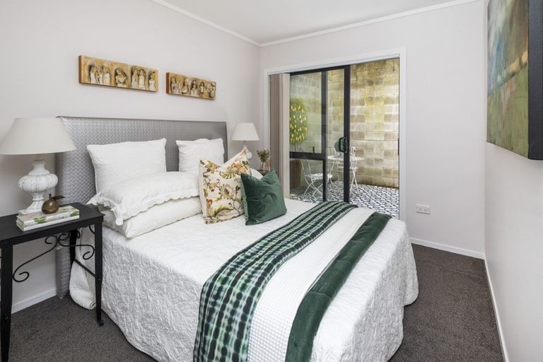 Photo of property in 9 Ramoana Mews, Shelly Park, Auckland, 2014