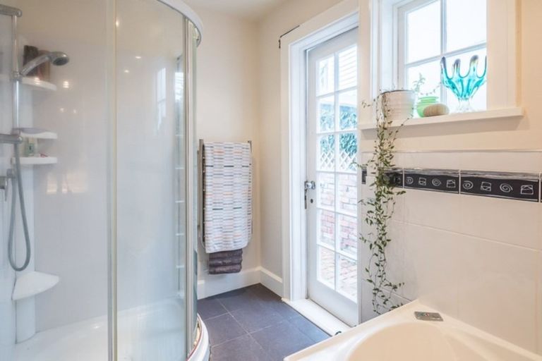 Photo of property in 12 Frandi Street, Thorndon, Wellington, 6011