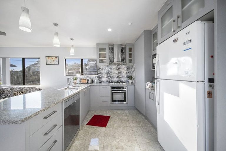 Photo of property in 2/86 Alfriston Road, Manurewa East, Auckland, 2102