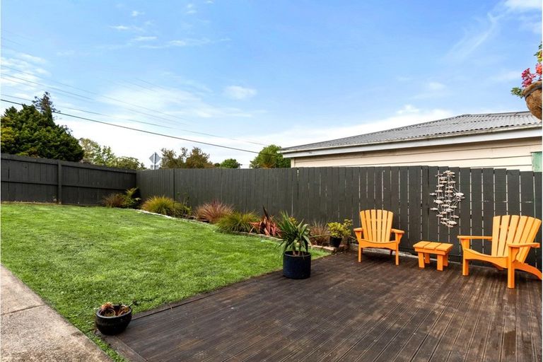Photo of property in 3a Wattle Road, Sunnyvale, Auckland, 0612