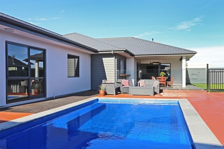 Photo of property in 20 Aspiring Drive, Poraiti, Napier, 4112