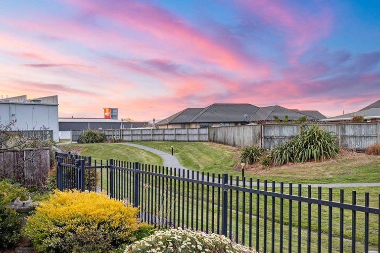Photo of property in 12 Retallick Way, Amberley, 7410