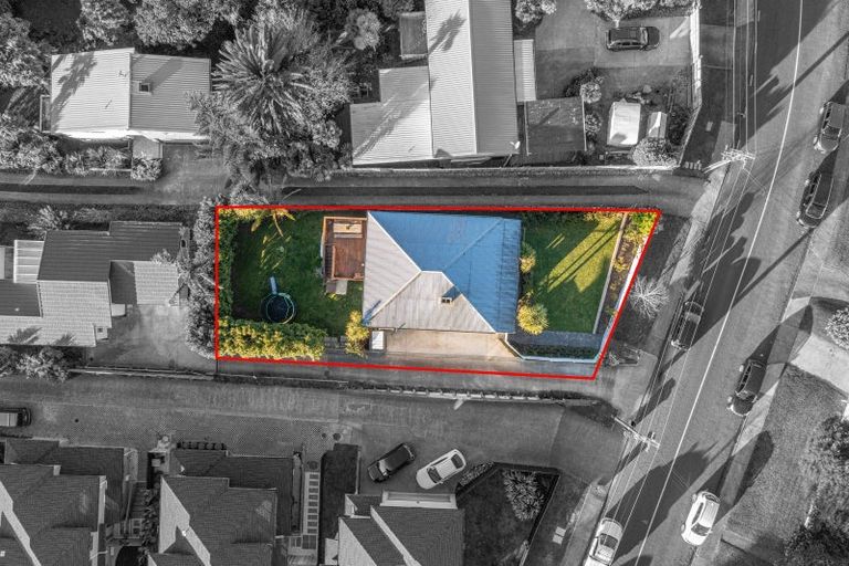 Photo of property in 1/66 Verran Road, Birkdale, Auckland, 0626