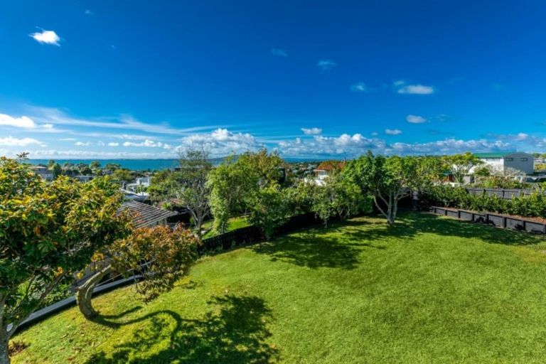 Photo of property in 44 Kowhai Road, Campbells Bay, Auckland, 0630