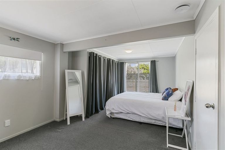 Photo of property in 82 Spinnaker Drive, Whitby, Porirua, 5024