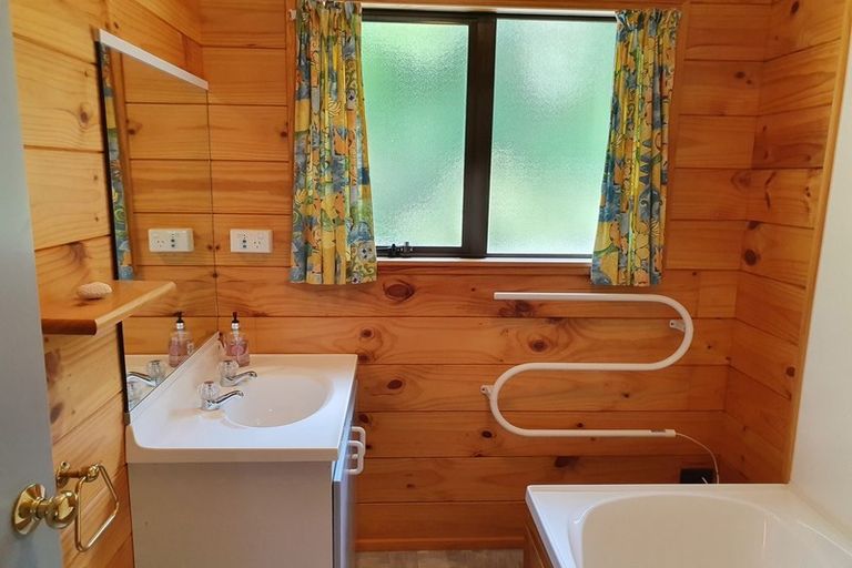 Photo of property in 16 Kamahi Terrace, Omori, Turangi, 3381