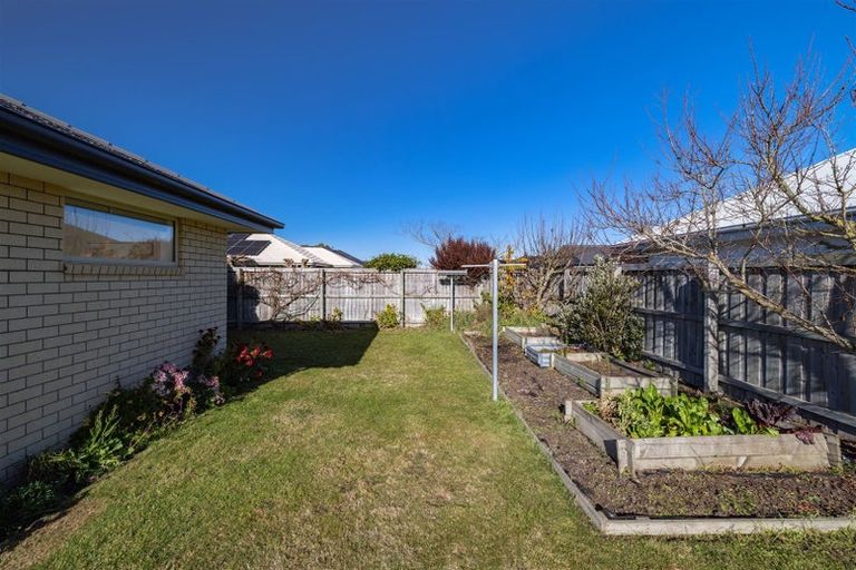 Photo of property in 25 Walnut Way, Rangiora, 7400