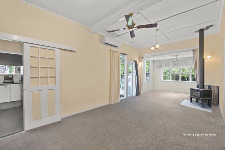 Photo of property in 16 Lyon Street, Marton, 4710