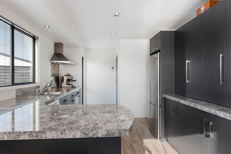 Photo of property in 8 Taurus Place, Kawaha Point, Rotorua, 3010