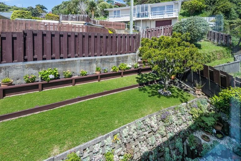 Photo of property in 62 Beazley Avenue, Paparangi, Wellington, 6037