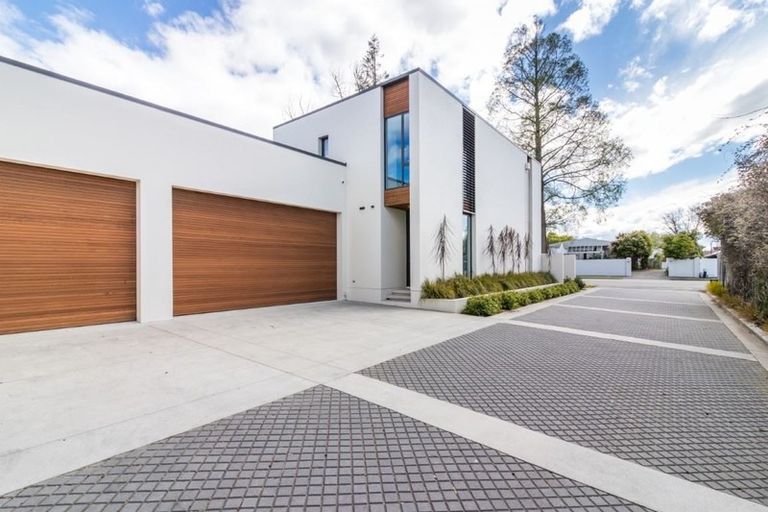 Photo of property in 142a Glandovey Road, Strowan, Christchurch, 8052