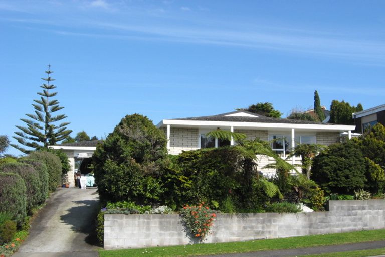 Photo of property in 22 Tiverton Crescent, Whalers Gate, New Plymouth, 4310