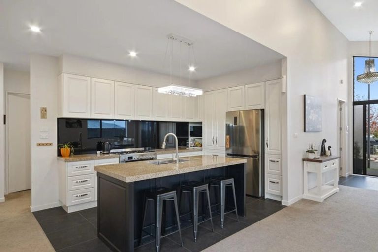 Photo of property in 20 Knoll Rise, Pukekohe, 2120