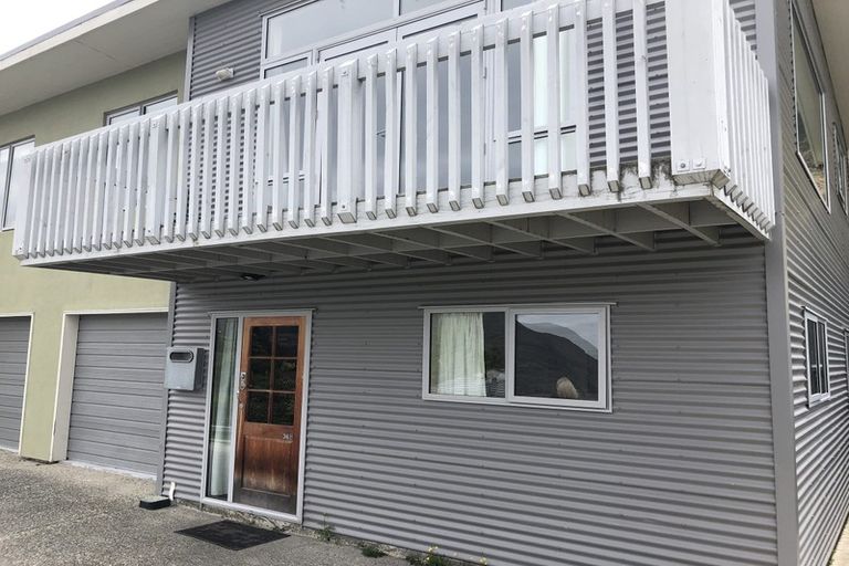 Photo of property in 36b Avalon Crescent, Fernhill, Queenstown, 9300