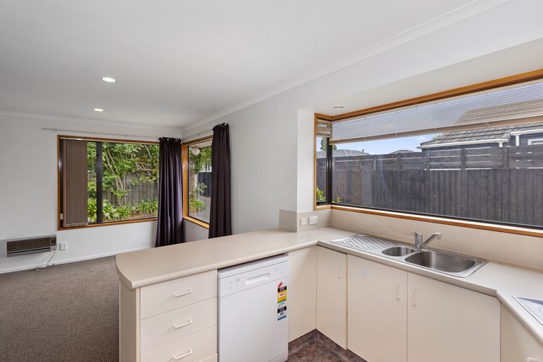 Photo of property in 30 Jennifer Street, Bryndwr, Christchurch, 8053