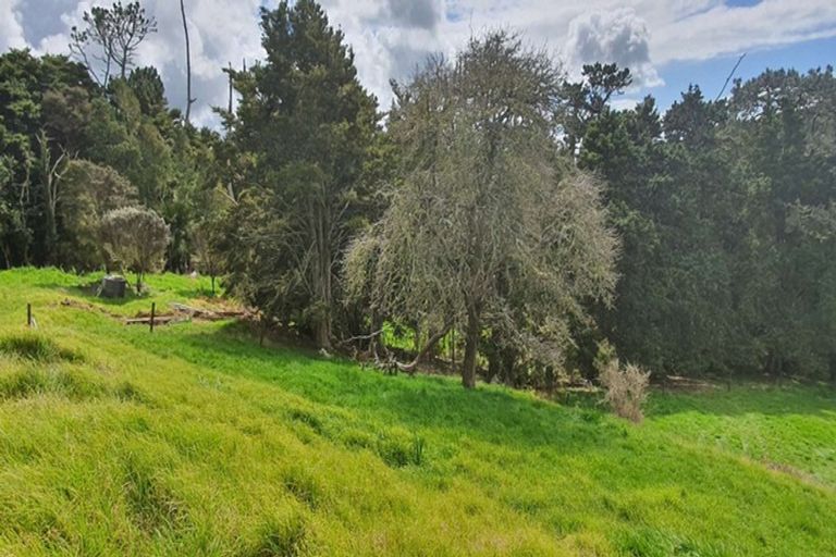 Photo of property in 581 Valley Road, Kaiwaka, 0573