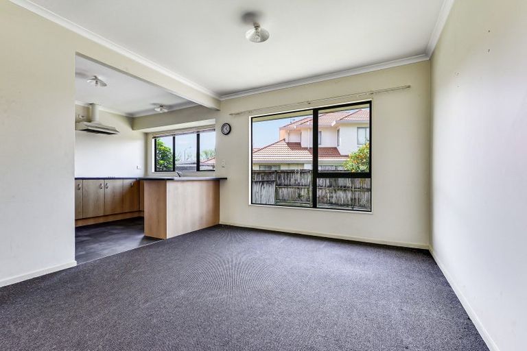 Photo of property in 21b Rimmington Drive, Hamilton Lake, Hamilton, 3204
