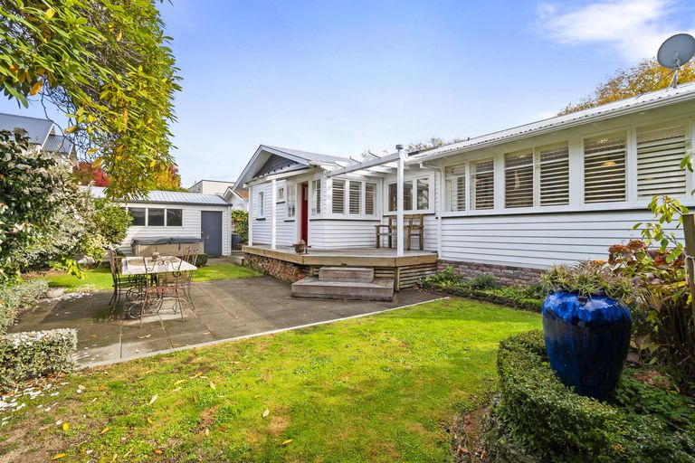 Photo of property in 44 Manapouri Crescent, Hokowhitu, Palmerston North, 4410