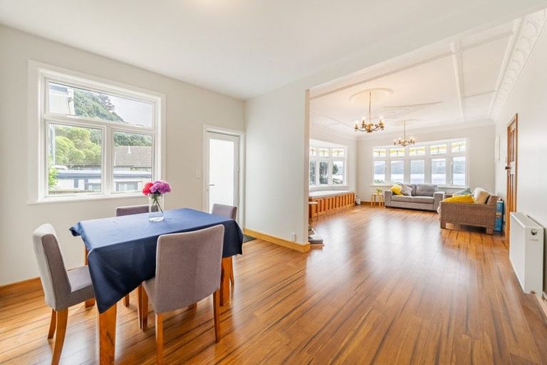 Photo of property in 141 Breaker Bay Road, Breaker Bay, Wellington, 6022