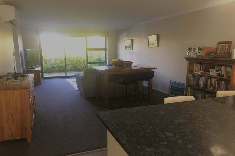 Photo of property in 52 Pateke Drive, Kenepuru, Porirua, 5022