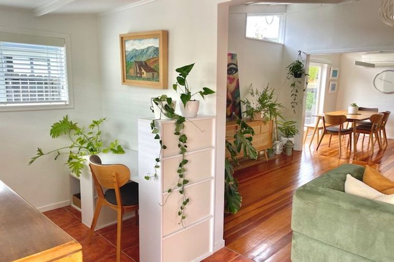 Photo of property in 1/47 Selwyn Crescent, Forrest Hill, Auckland, 0620