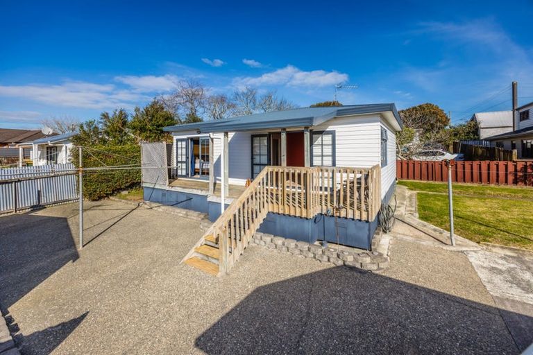Photo of property in 15 Fields Road, Manurewa, Auckland, 2102