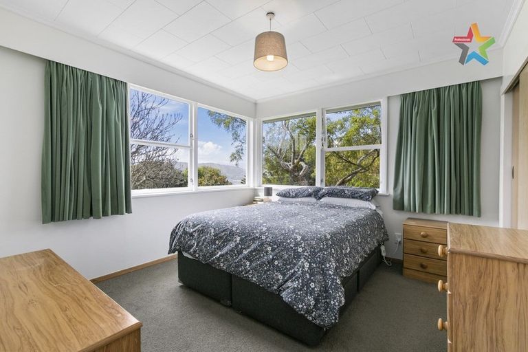 Photo of property in 9 Cedar Street, Maungaraki, Lower Hutt, 5010