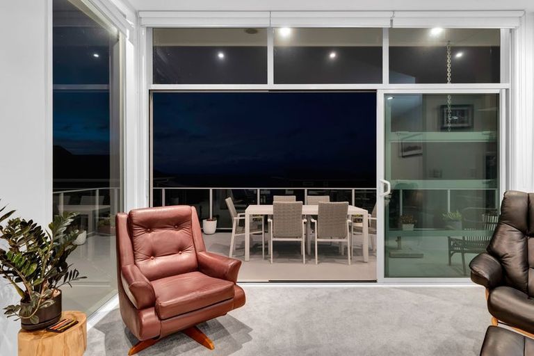 Photo of property in 2/5 Beach Street, Fitzroy, New Plymouth, 4312