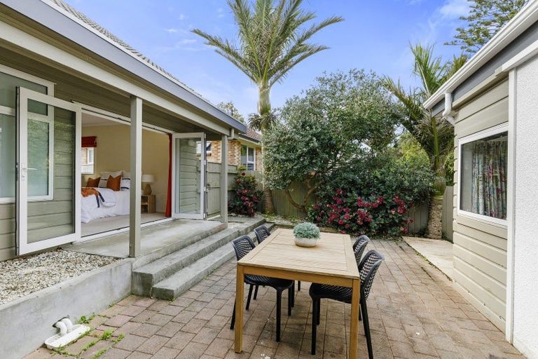 Photo of property in 76a Wai-iti Crescent, Woburn, Lower Hutt, 5010