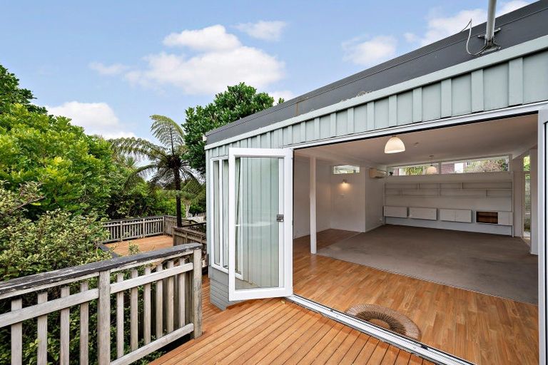 Photo of property in 3 Mamaku Grove, Khandallah, Wellington, 6035