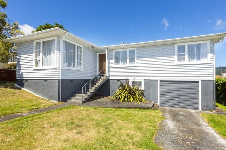 Photo of property in 4 Kukupa Grove, Heretaunga, Upper Hutt, 5018