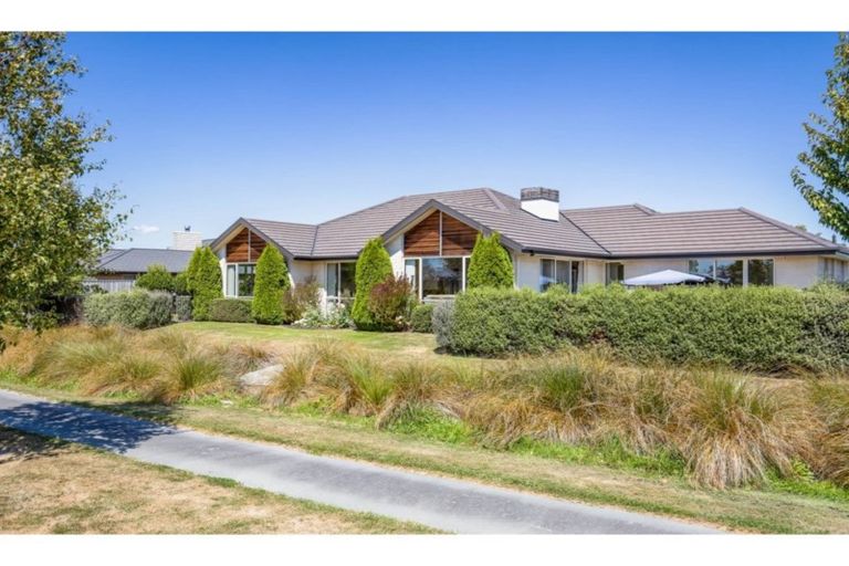 Photo of property in 4 Bernice Crescent, Yaldhurst, Christchurch, 8042