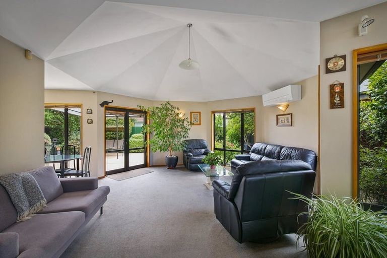 Photo of property in 2/113 Avonhead Road, Avonhead, Christchurch, 8042