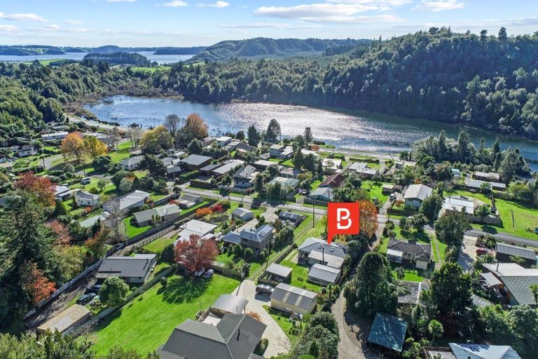 Photo of property in 42 Oxford Road, Lake Rotoma, Rotorua, 3074