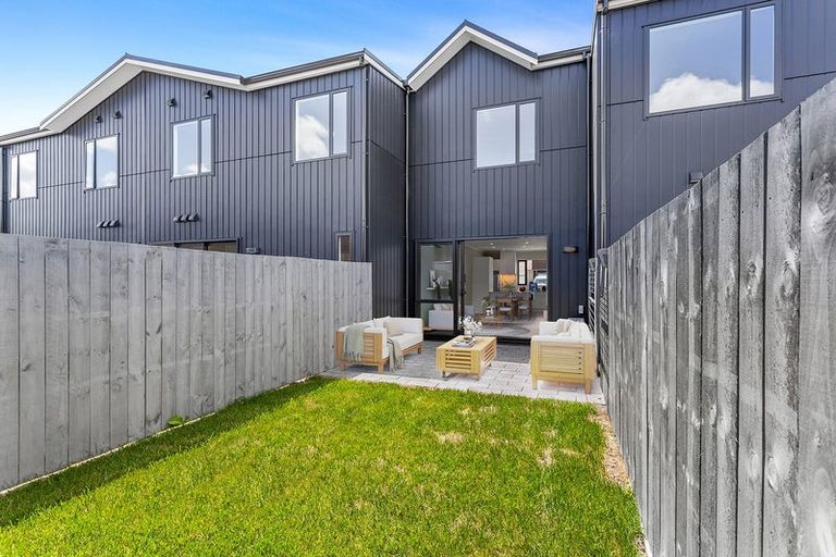 Photo of property in 32 Roundel Crescent, Whenuapai, Auckland, 0618