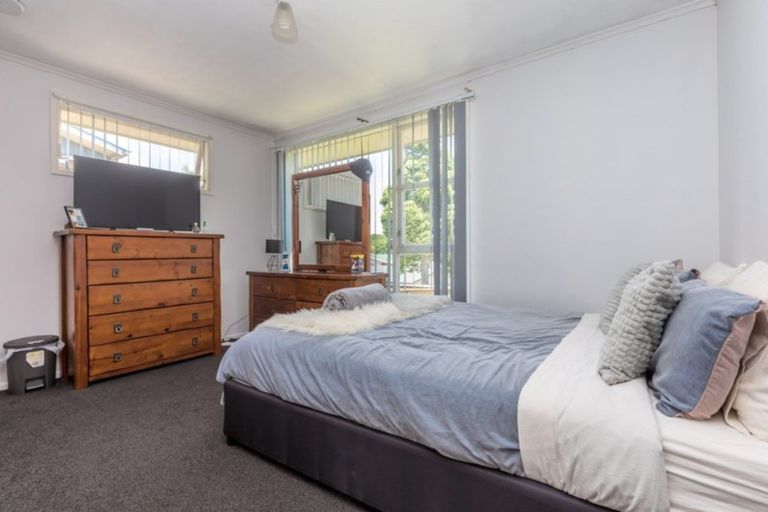 Photo of property in 11 Walden Place, Mangere East, Auckland, 2024