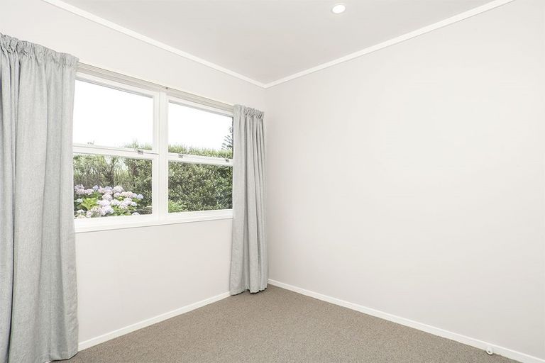 Photo of property in 2/7 Ashcroft Avenue, Mangere Bridge, Auckland, 2022
