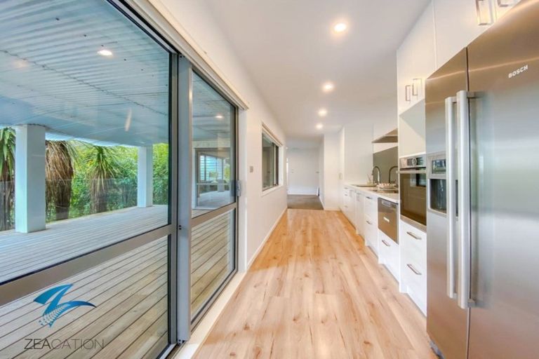 Photo of property in 106 Admirals Court Drive, Greenhithe, Auckland, 0632
