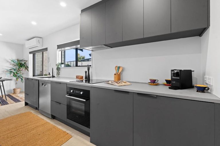 Photo of property in 2/99 Riverside Road, Orewa, 0931