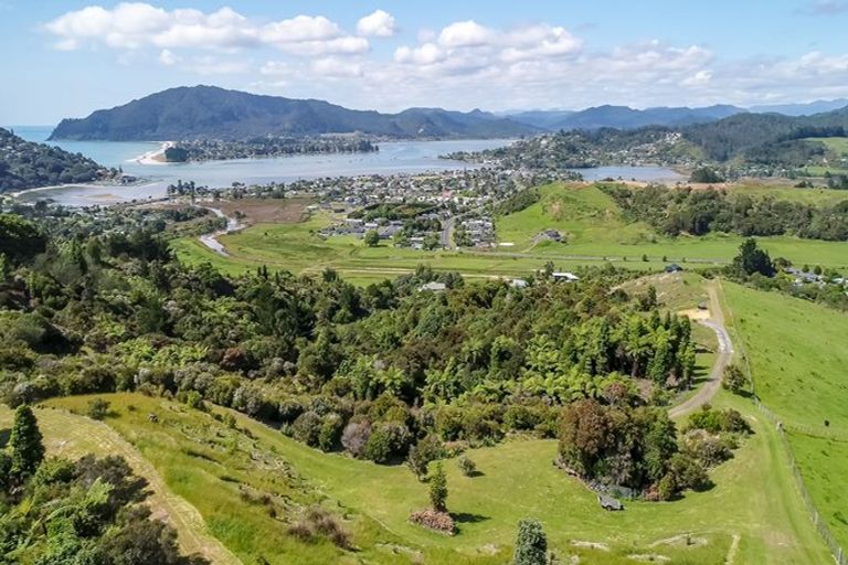 Photo of property in 42 Ocean Beach Road, Tairua, 3508