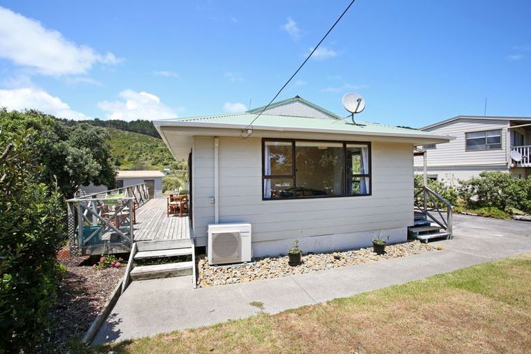 Photo of property in 22 Cordyline Road, Port Waikato, Tuakau, 2695
