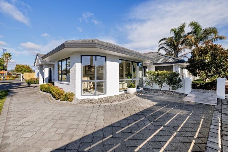 Photo of property in 16 Palm Beach Boulevard, Papamoa Beach, Papamoa, 3118