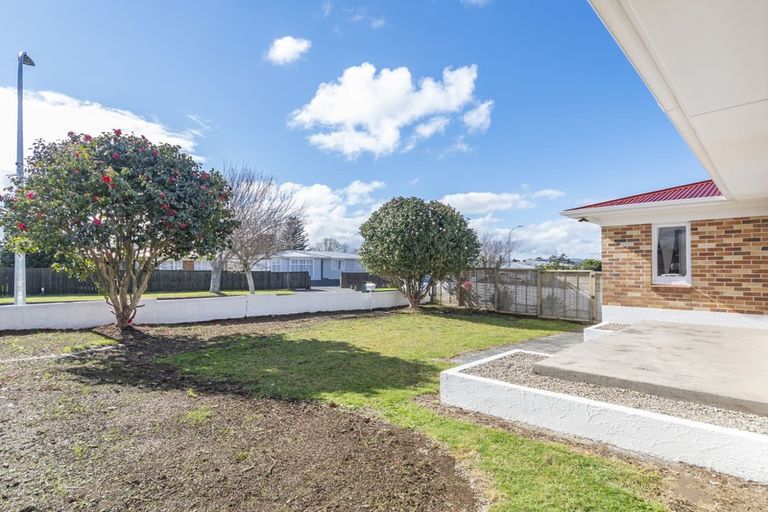 Photo of property in 10 Russell Avenue, Pukekohe, 2120