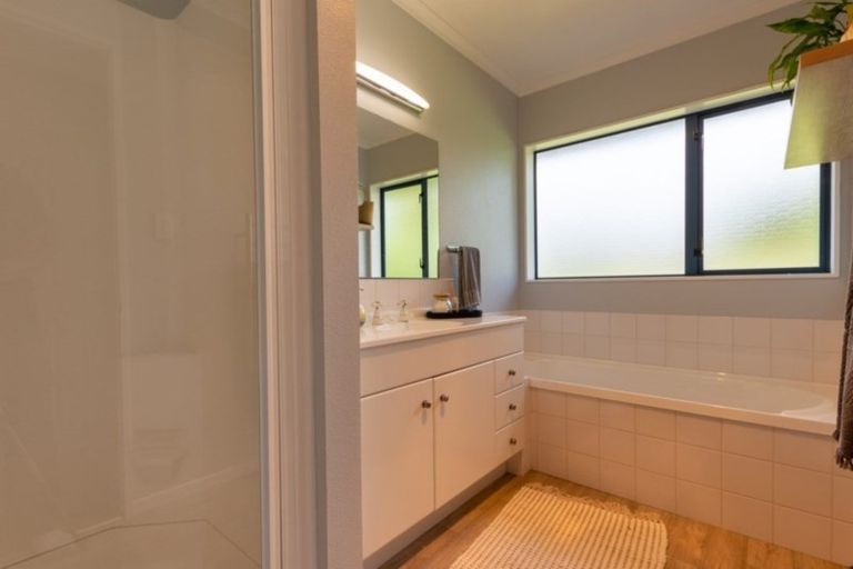 Photo of property in 1 Shadbolt Drive, Leamington, Cambridge, 3432