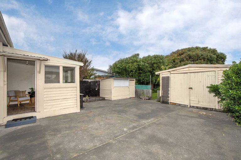 Photo of property in 398 Keyes Road, New Brighton, Christchurch, 8083