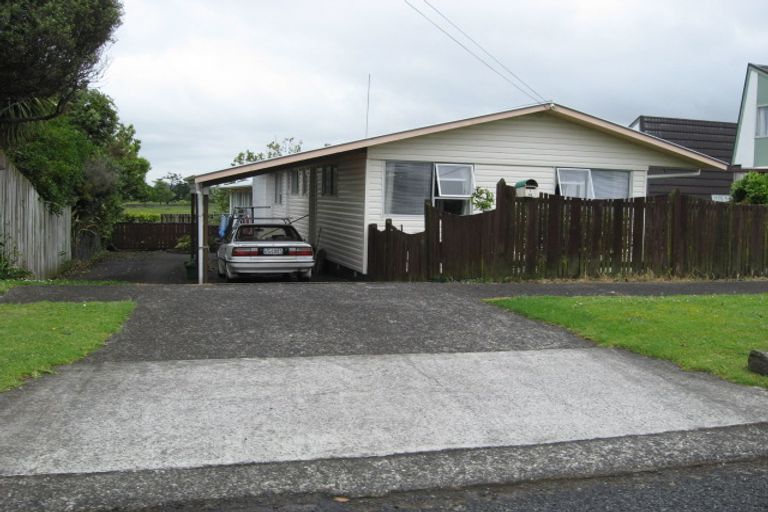 Photo of property in 2/14 Kiekie Road, Mangere Bridge, Auckland, 2022