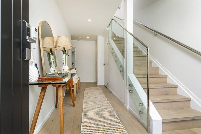 Photo of property in 19c Hastings Road, Mairangi Bay, Auckland, 0630