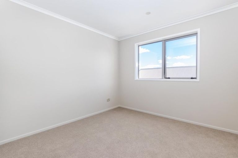Photo of property in 9 Weta Road, Hobsonville, Auckland, 0616