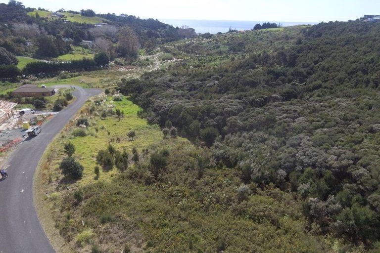 Photo of property in 129 Stratford Drive, Cable Bay, 0420