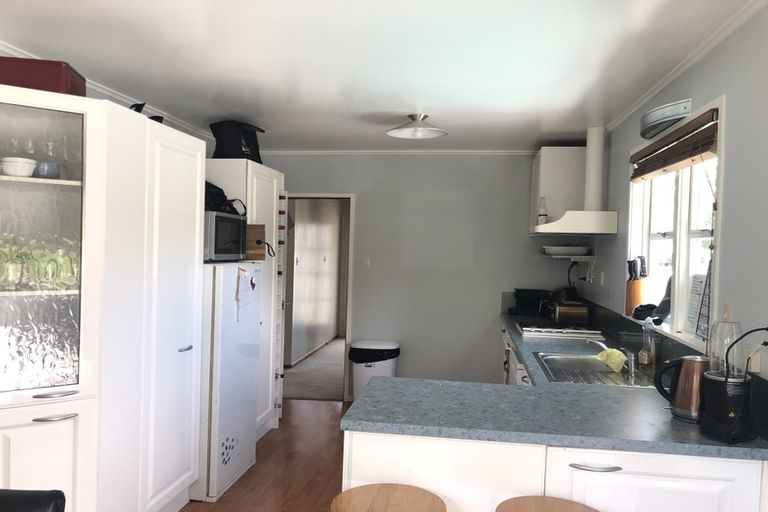 Photo of property in 21 Battle Place, Glenfield, Auckland, 0629